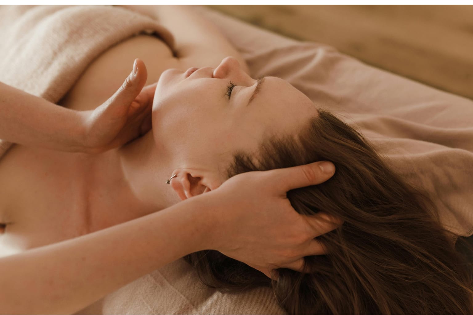 Gesichts-, Nacken- & Kiefermassage